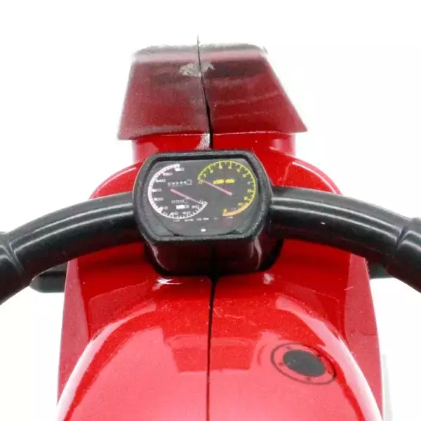 「SUZUKI「KATANA」型ピザカッターに1000個限定の新色レッド登場　通販サイトで予約開始」の画像