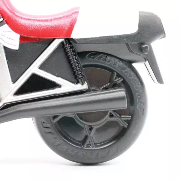 「SUZUKI「KATANA」型ピザカッターに1000個限定の新色レッド登場　通販サイトで予約開始」の画像