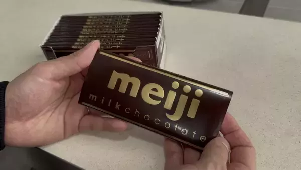 「明治「お菓子でつくるシリーズ」が“超人気クリエイター”と公式コラボ　第3弾は総重量200kg超」の画像