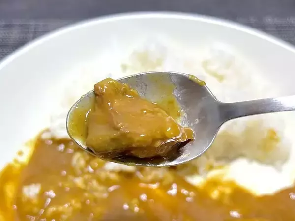 「秋田で発見「熊肉カレー」を食べてみた！熊肉＝臭いのイメージは覆るか」の画像