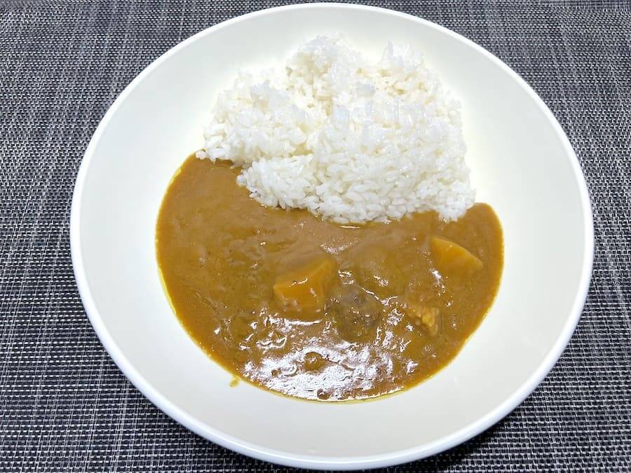 秋田で発見「熊肉カレー」を食べてみた！熊肉＝臭いのイメージは覆るか