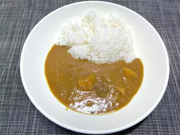 「秋田で発見「熊肉カレー」を食べてみた！熊肉＝臭いのイメージは覆るか」の画像