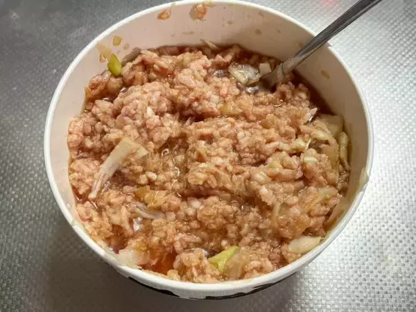 「包まない、蒸さない、それでも小籠包　リュウジ流「やけくそ小籠包」作ってみた」の画像