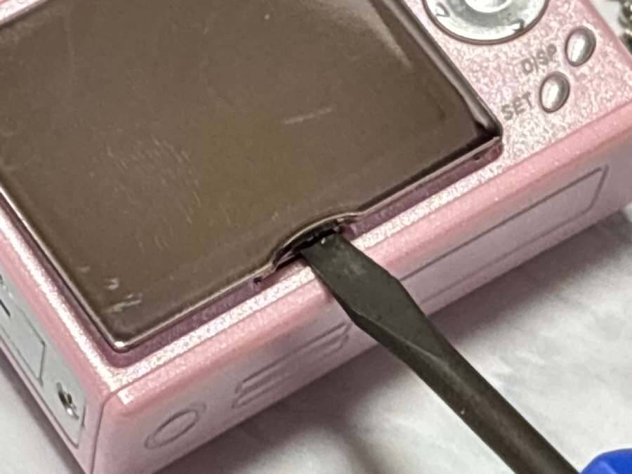 シャッターを押すと写真が現れる　カプセルトイ「デジタルカメラフォトフレームマスコット」使ってみた