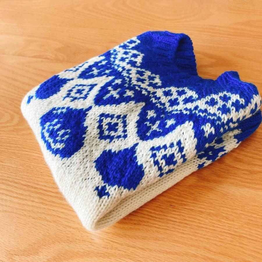 セーターにスライムがあらわれた！すべて手編みのファンアート作品