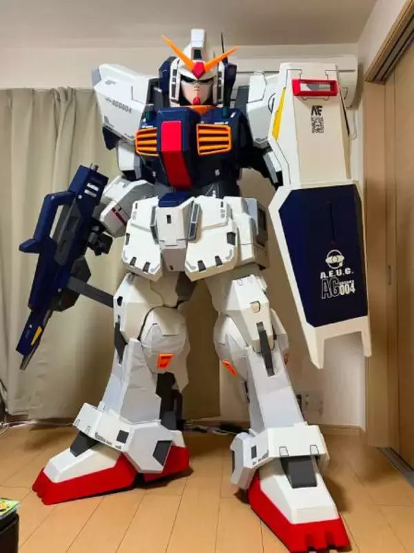 ガンダムMk-2のコスプレ　衣装の出来栄えに刻の涙があふれる