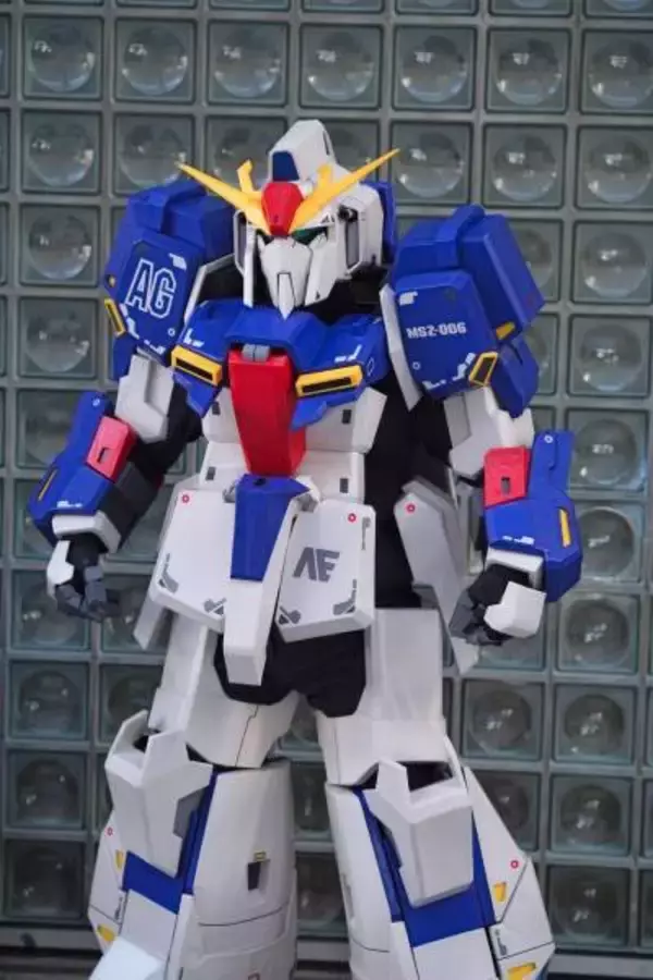 「ガンダムMk-2のコスプレ　衣装の出来栄えに刻の涙があふれる」の画像