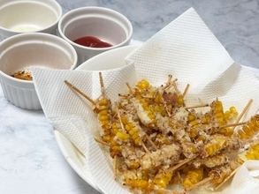 海外でバズり中の「とうもろこし串」を作ってみた！これは……カリカリ食感に手が止まらない