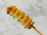「海外でバズり中の「とうもろこし串」を作ってみた！これは……カリカリ食感に手が止まらない」の画像15