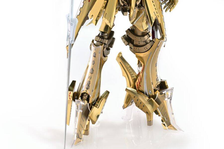 「ファイブスター物語」帝騎マグナパレスが1/144プラキット化　流麗な造形を緻密再現