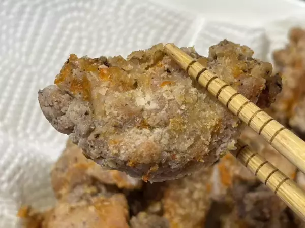 「味付けはゆかりだけ！斬新発想の「ゆかりだけ唐揚げ」作ってみた」の画像