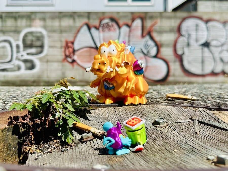 フィギュア撮影がダイナミックすぎて職質沙汰に　警察官とのほっこりする一幕