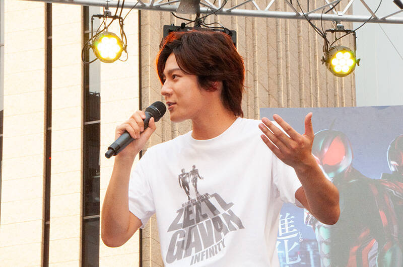 “ゼッツ”今井竜太郎と“ギャバン”長田光平、打ち水イベントでマル秘ルーティン語る　「唇を…」「相手の香りを…」