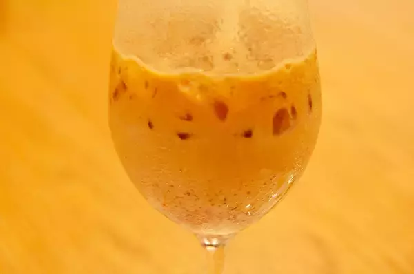 「IQOS専用たばこ、芳醇なベリー香る新製品が登場　全国のIQOSストアでマリアージュドリンク提供」の画像