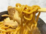 「総重量約810gの圧倒的ボリューム　セブン「濃厚G系ラーメン」でG系デビューしてみた」の画像7