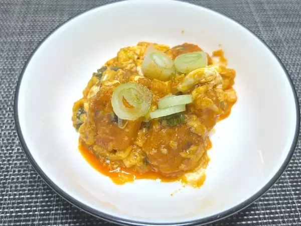 「エビの代わりに「パイの実」投入！ロッテ公式が送るエビチリアレンジに目を疑う」の画像