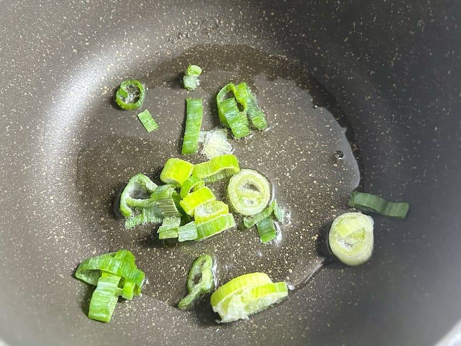 エビの代わりに「パイの実」投入！ロッテ公式が送るエビチリアレンジに目を疑う