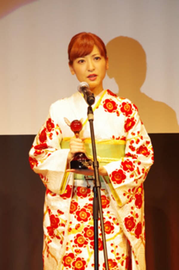 ネットでは 認めない との声が上がるも 声優 と 芸能 の壁を破壊した神田沙也加の実力 第9回声優アワード授賞式 15年3月7日 エキサイトニュース
