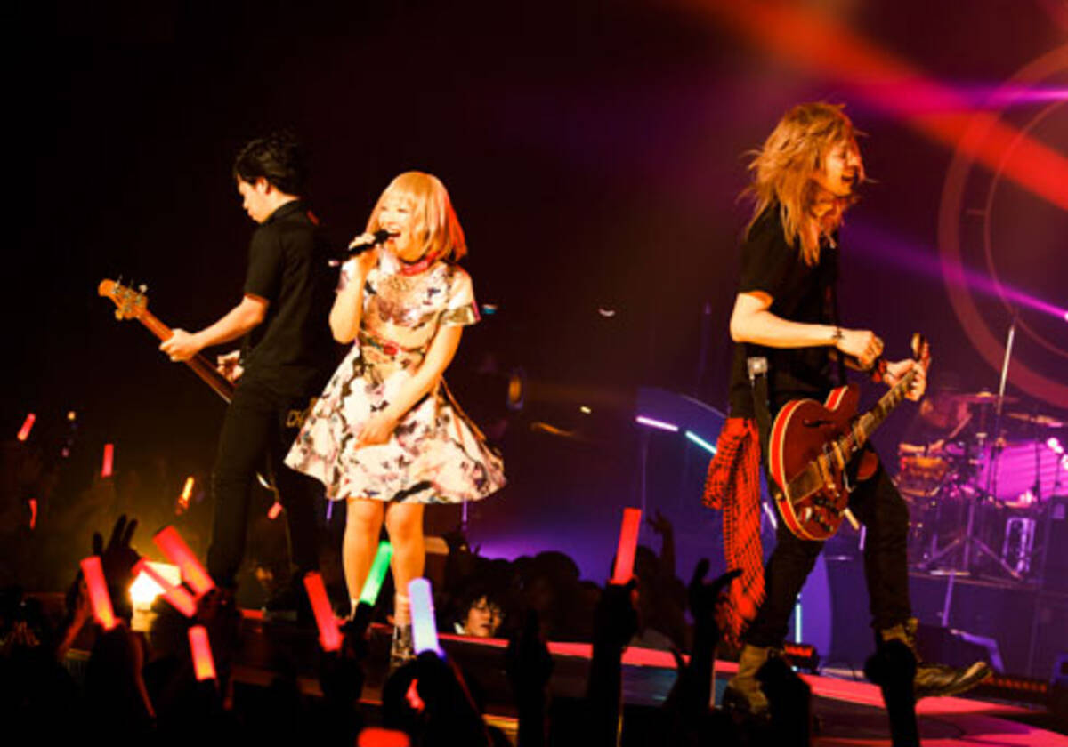 メロディメーカーとして飛躍した1年を象徴するアツいライブに Zaq Live Tour 15 Kuruizaq レポート 15年11月27日 エキサイトニュース