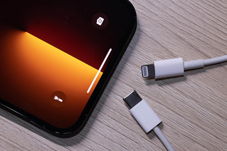 ついに「iPhone 14」はLightningケーブルを断念しUSB-C搭載か？