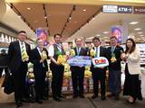 「台湾農業部が店頭視察　水戸市のヨークベニマルで台湾産パイナップルのPR」の画像1