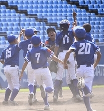 長曽根ストロングス（大阪）が2連覇で9度目の優勝　多賀少年野球クラブ（滋賀）に競り勝つ