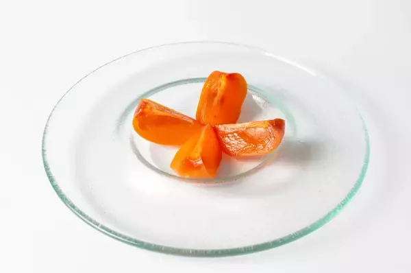 「木の上で熟した「木熟柿」　青森の厳しい寒さが生み出した柿のデザートを府中のホテルで提供」の画像