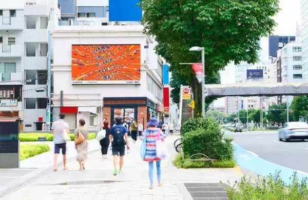 デジタルアートを放映する「すき間の美術館」を開始　LIVE BOARDとNEORTが連携、街に新たな文化を演出