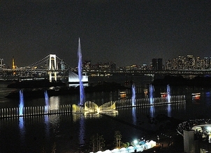 噴水ショーと東京タワーのツイン競演　“夜花”と楽しむ炭火焼き提供　ヒルトン東京お台場・日本料理店