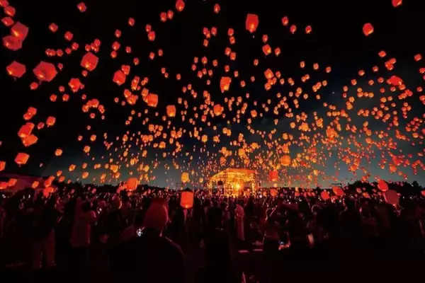 最大3500基の光が夜空を彩る「七夕スカイランタン祭り2026」　埼玉で7月、京都で8月に開催