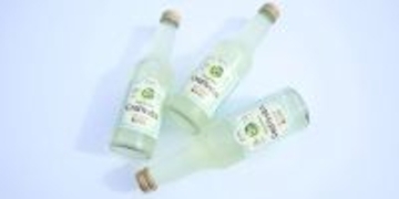 ご当地ヒーロー「じゃばライダー」が2年越しで完成させた“究極の爽快感”！　生搾り級サイダーを新発売