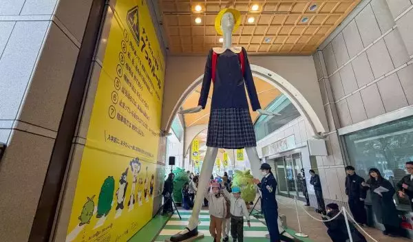 ナナちゃん人形が７歳に変身！　入学シーズン前に交通安全呼び掛け