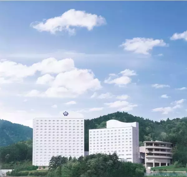 北アルプスの絶景を望むホテルアソシア高山リゾート　リブランド休館を前にお得な特別宿泊プラン