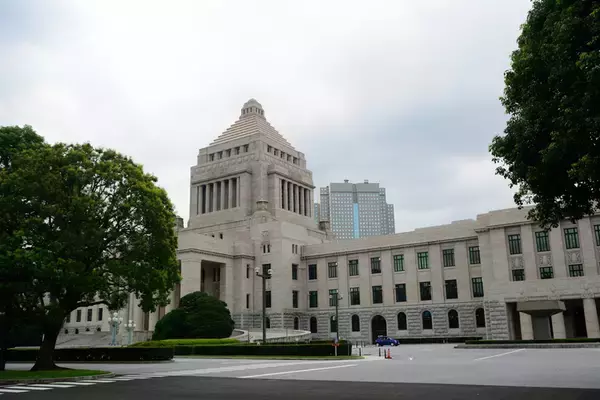 それぞれの“金バッジ”　【政眼鏡（せいがんきょう）－本田雅俊の政治コラム】