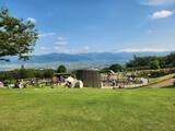 「「山梨県笛吹川フルーツ公園」でサマーフェス　富士山を眺めながら水遊び、季節限定の桃のかき氷も」の画像1