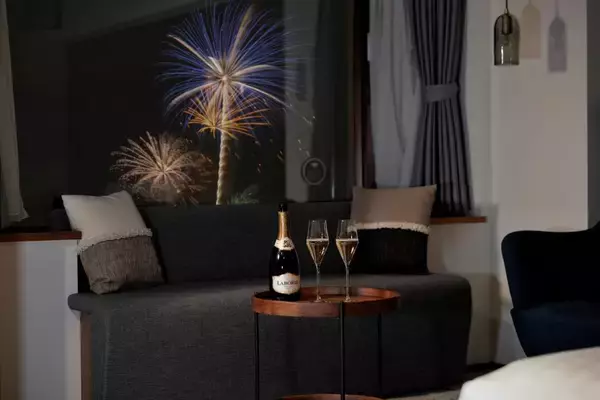 「氷上花火を客室からゆっくり楽しむ　阿寒湖の冬を彩る「冬華美」」の画像