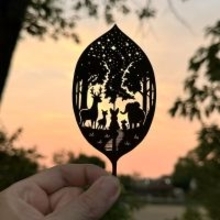 繊細で精巧な葉っぱ切り絵の世界　国内外で注目される切り絵作家の作品展示会を横浜で開催中