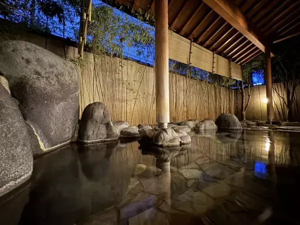 仙台の奥座敷で見つけた和モダン宿　静かな空間で掛け流し温泉と会席料理を堪能　「秋保温泉 曽良一」　【コラム：おんせん！　オンセン！　温泉！】