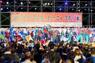 潮風を全身に受けながら踊る　「紀州弁慶よさこい踊り」が参加チームを募集