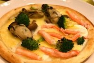 鳥取カニと岡山カキ、ピザでコラボ　東京で「海の幸フェア」、抽選会も