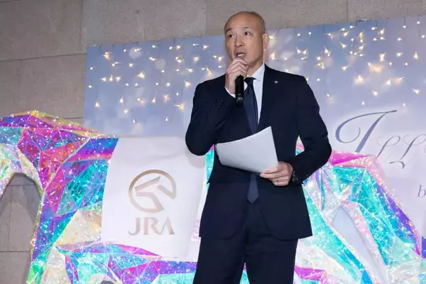 「森香澄「アイビスサマーダッシュの一年」、KITTE大阪でJRA阪神競馬場イルミ点灯式」の画像