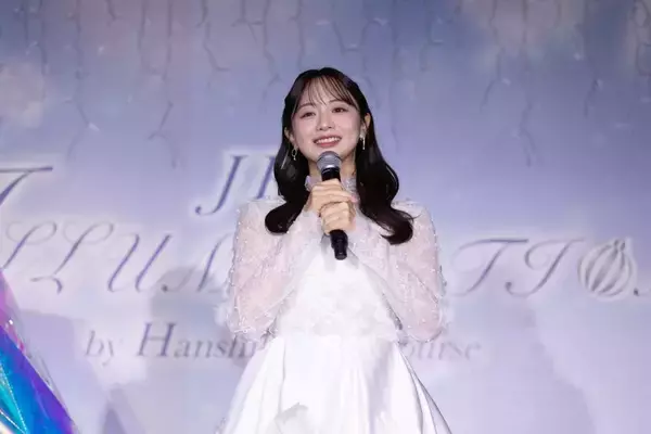 「森香澄「アイビスサマーダッシュの一年」、KITTE大阪でJRA阪神競馬場イルミ点灯式」の画像