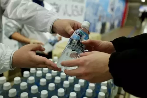 「首都圏で働く人に「富山の水」を配布　新宿駅で「富山で働こう」キャンペーンPRイベント」の画像
