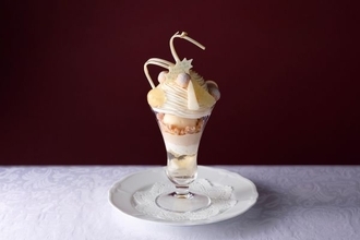 銀座でホリデーシーズンを味わうなら　「資生堂パーラー 銀座本店サロン・ド・カフェ」で真っ白なパフェやスイーツはいかが？