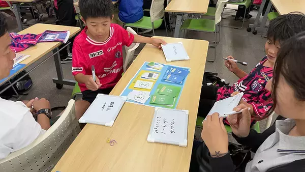 「【はばたけラボ】 6月10日「子どもの目の日」に考える「スマホ時代のわが子の目の守り方」」の画像