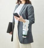 「テイクアウトを「手ぶら」でスマートに　タリーズが業界初の「手提げ型カップホルダー」を導入」の画像1