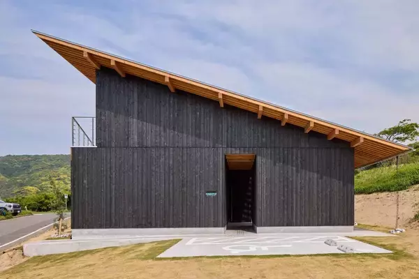 鳥取最東端の海辺の施設「クガミテラス」　世界3大デザイン賞の一つを受賞　