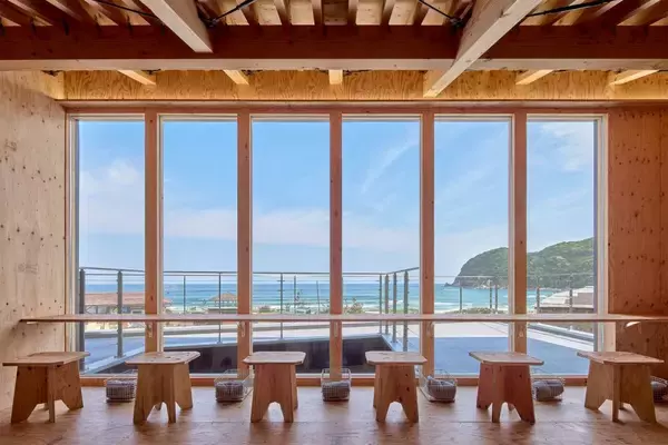 「鳥取最東端の海辺の施設「クガミテラス」　世界3大デザイン賞の一つを受賞　」の画像