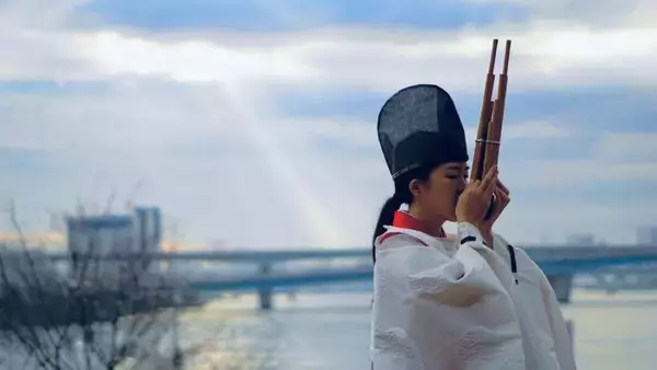 「ロンドンのトモダチ　【カニササレアヤコ　直線・曲線・斜め線】」の画像