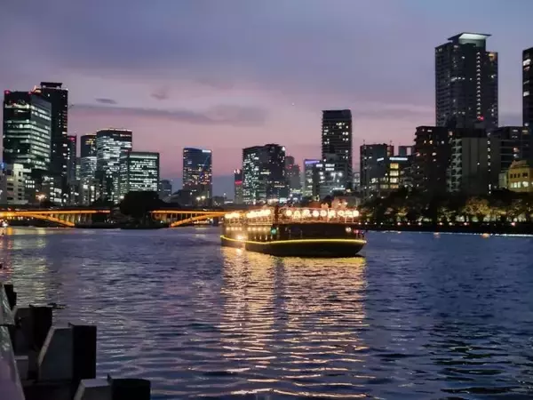 水都大阪の夜景を眺めながら生ビールを堪能　大阪水上バスが「ひまわり納涼ビアクルーズ」を運航